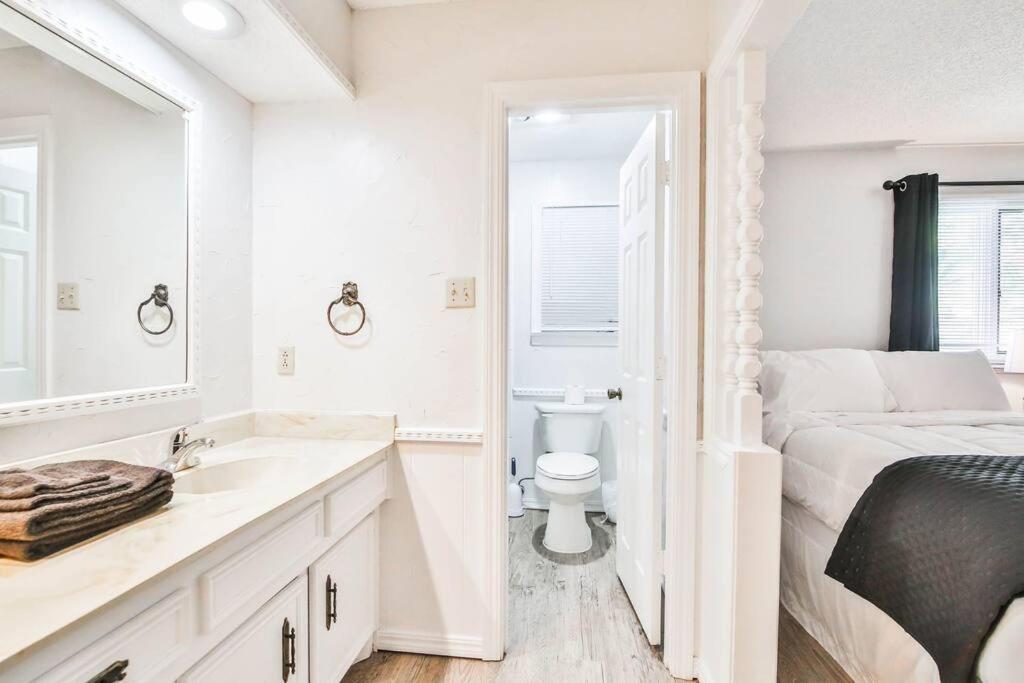 Hot Tub, Privacy, Sleeps 11 & Tons Of Space! Lubbock Dış mekan fotoğraf