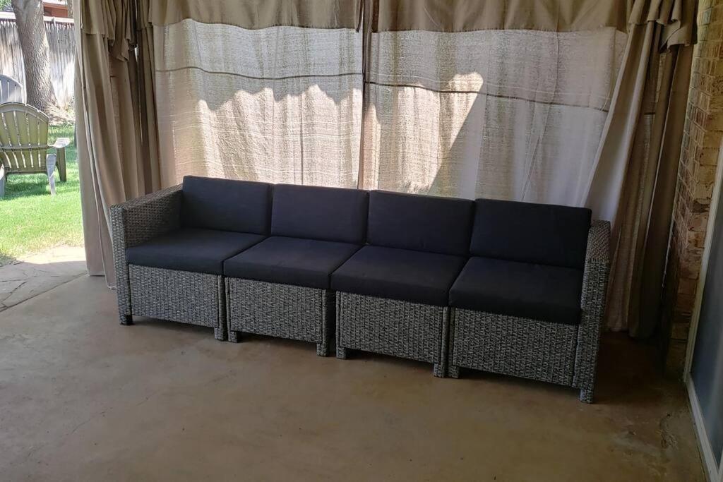 Hot Tub, Privacy, Sleeps 11 & Tons Of Space! Lubbock Dış mekan fotoğraf