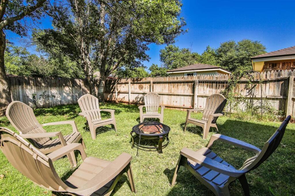 Hot Tub, Privacy, Sleeps 11 & Tons Of Space! Lubbock Dış mekan fotoğraf