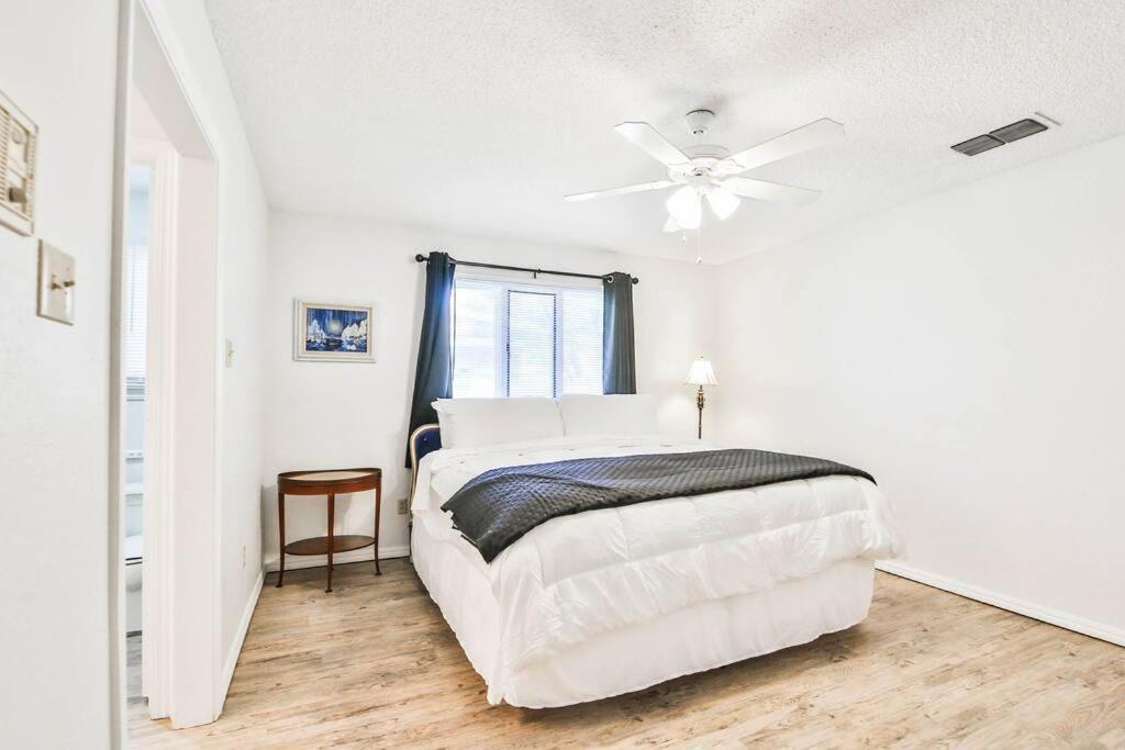 Hot Tub, Privacy, Sleeps 11 & Tons Of Space! Lubbock Dış mekan fotoğraf