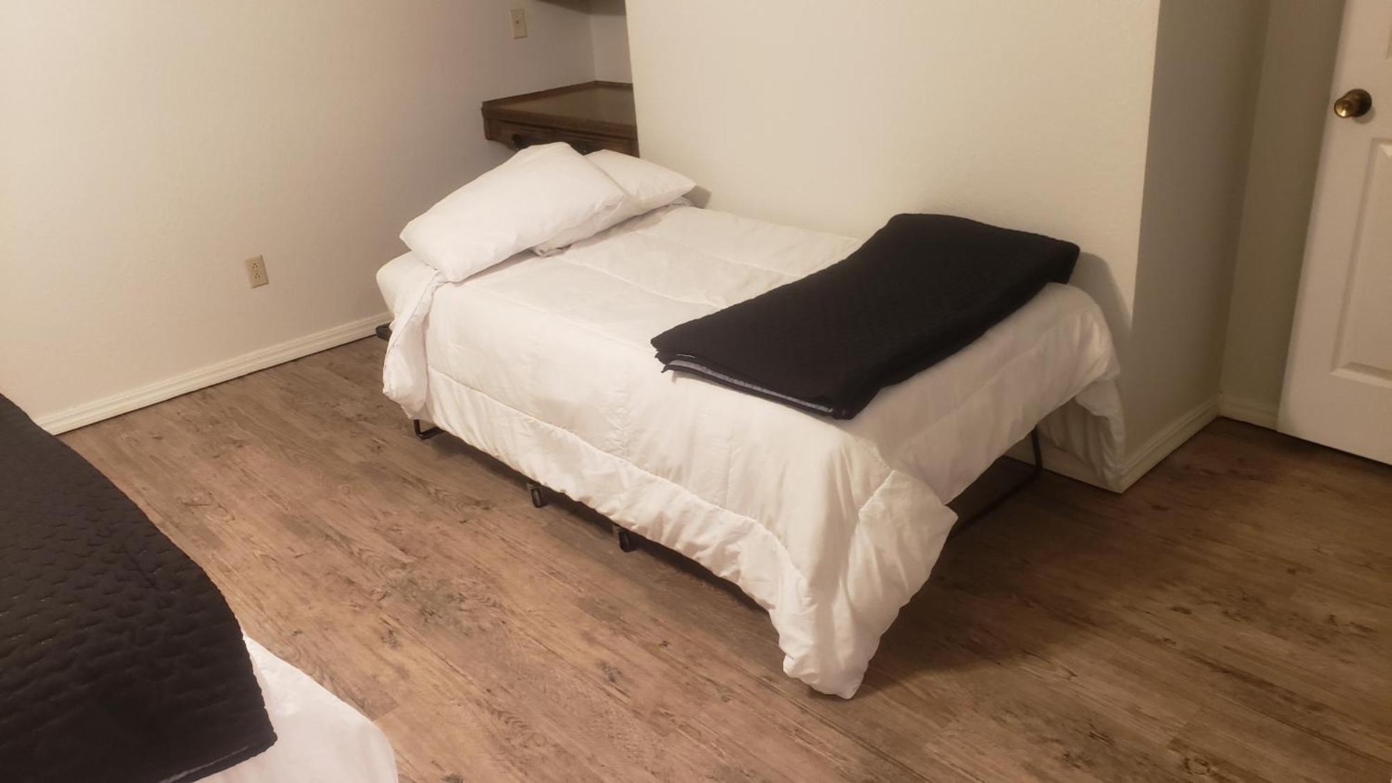 Hot Tub, Privacy, Sleeps 11 & Tons Of Space! Lubbock Dış mekan fotoğraf
