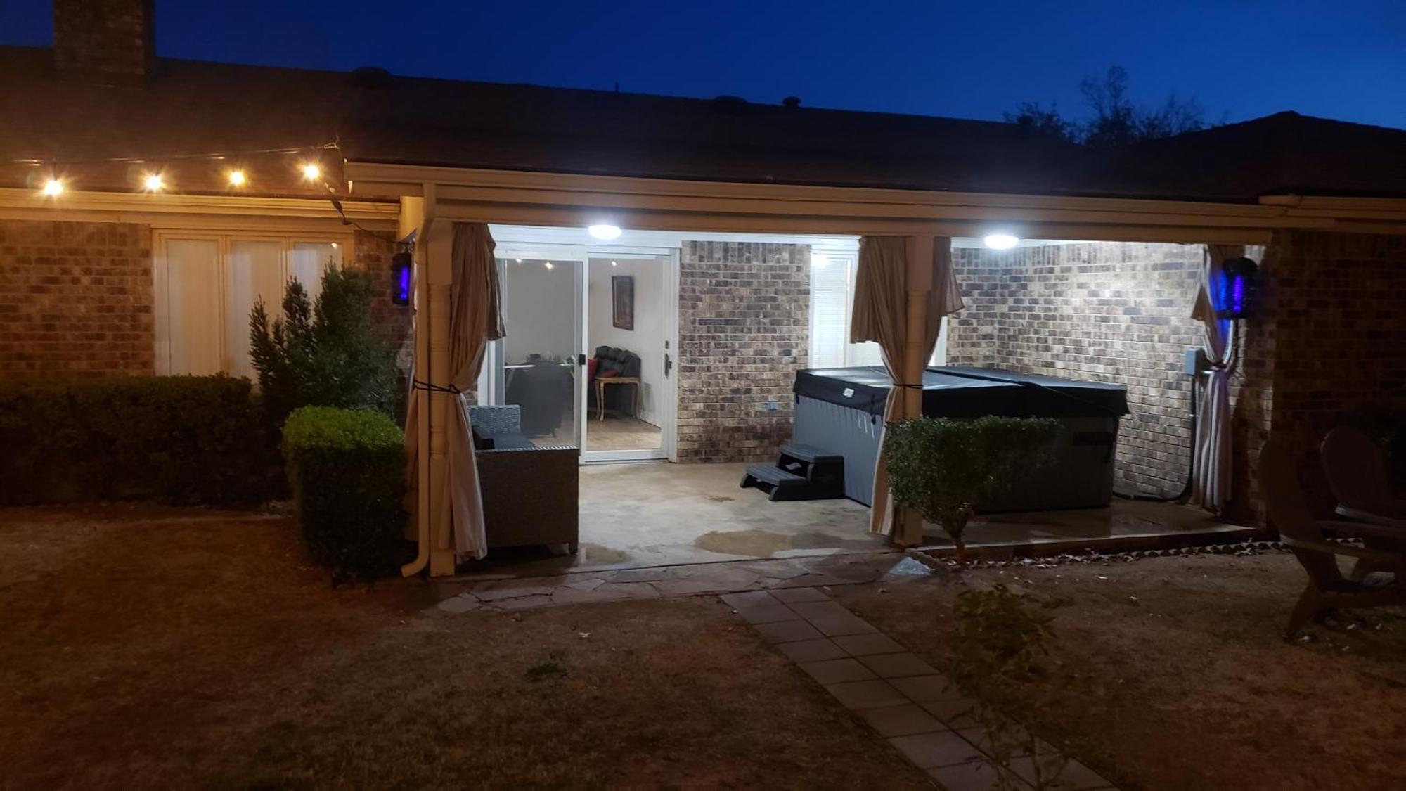 Hot Tub, Privacy, Sleeps 11 & Tons Of Space! Lubbock Dış mekan fotoğraf